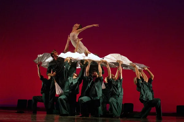 Dnepropetrovsk Ukraine Juni Leden Van Staatsopera Het Ballet Van Dnepropetrovsk — Stockfoto