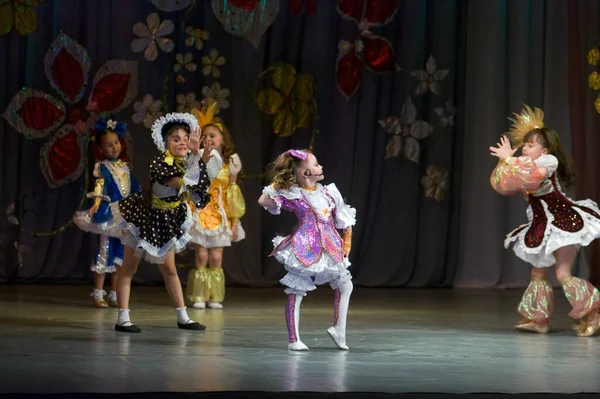 Dnepropetrovsk Ucrania Junio Niños Identificados Años Edad Realizan Espectáculo Musical —  Fotos de Stock