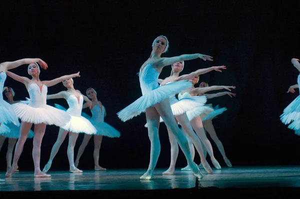 Dnipropetrovsk Ukraine April Zwanenmeer Ballet Uitgevoerd Door Dnepropetrovsk Opera Ballet — Stockfoto