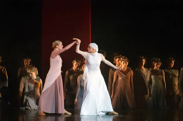 Dnipropetrovsk Ukraine September Members Dnepropetrovsk State Opera Ballet Theatre Perform — Stock Photo, Image