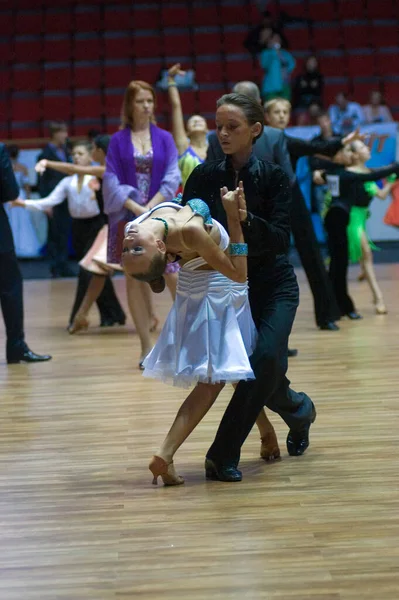 Dnipropetrovsk Ucrânia Setembro Casal Dança Não Identificado Uma Pose Dança — Fotografia de Stock