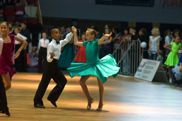 Dnipropetrovsk Ucraina Settembre Una Coppia Danza Non Identificata Posa Ballo — Foto Stock