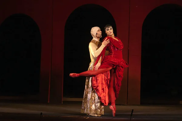 Dnepropetrovsk Ukraine November Members Dnepropetrovsk State Opera Ballet Theatre Perform — Stock Photo, Image