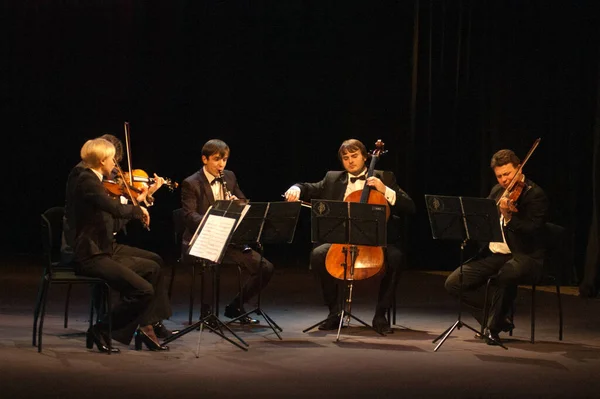 Dnipropetrovsk Ukraine Décembre Les Membres Orchestre Quinta Ont Interprété Musique — Photo
