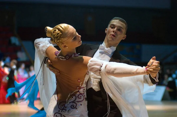 Dnipropetrovsk Ucraina Settembre Una Coppia Danza Non Identificata Posa Ballo — Foto Stock