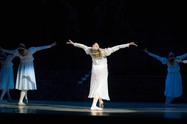 Dnepropetrovsk Ukraine April Members Dnepropetrovsk Opera Ballet Theatre Perform Romeo — Stock Photo, Image