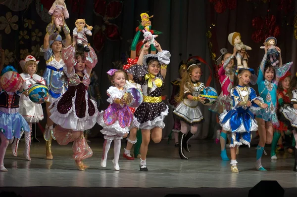 Dnepropetrovsk Ukraine June Unidentified Children Aged Years Age Perform Musical — 图库照片