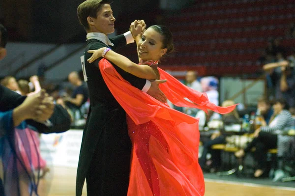 Dnipropetrovsk Ucrânia Setembro Casal Dança Não Identificado Uma Pose Dança — Fotografia de Stock