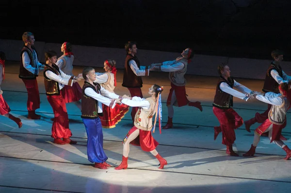 Dnepropetrovsk Ukrajna Január Karácsony Előtti Este Dnyipropetrovszki Opera Balett Színház — Stock Fotó