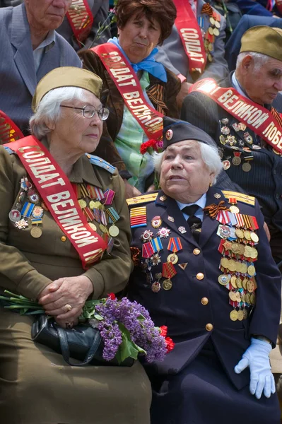 Dnepropetrovsk Ukraine Mei Oudere Veteranen Van Tweede Wereldoorlog Zitten Bij — Stockfoto