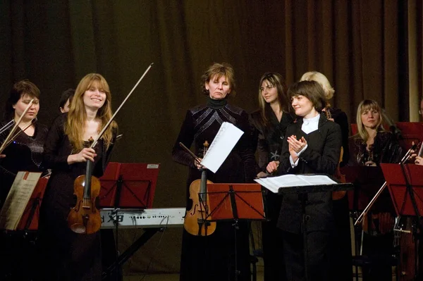 Dnipropetrovsk Fevereiro Ucrânia Violinista Bohdana Pivnenko Orquestra Sinfônica Maestro Principal — Fotografia de Stock