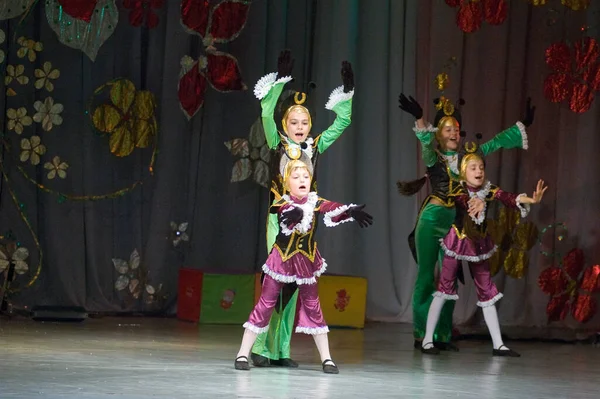 Dnepropetrovsk Ukraine June Unidentified Children Ages Years Old Perform Musical — Stock Photo, Image