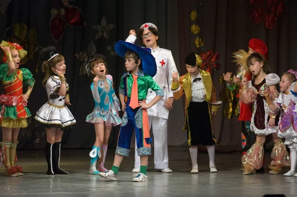 Dnepropetrovsk Ucrania Junio Niños Identificados Años Edad Realizan Espectáculo Musical — Foto de Stock