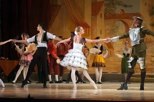 Dnepropetrovsk Ukraine Juni Medlemmar Dnepropetrovsk State Opera Och Balett Theatre — Stockfoto