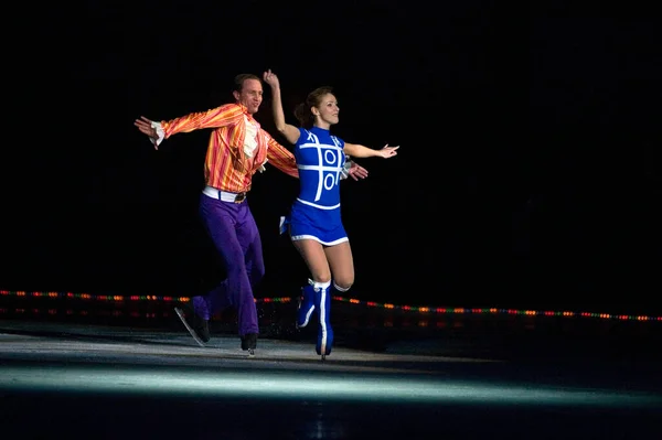 Dniprovsk Ukraine Δεκεμβριου Tatiana Navka Και Roman Kostomarov Δίνουν Παραστάσεις — Φωτογραφία Αρχείου