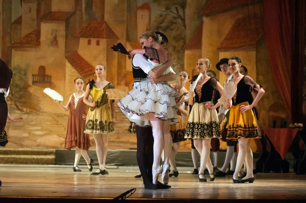 Dnepropetrovsk Ukraine 6月13日 ウクライナ ドネプロペトロフスク州立歌劇場とバレエ劇場のメンバーが2012年6月13日にウクライナ ドネプロペトロフスクで キホーテ を上演 — ストック写真