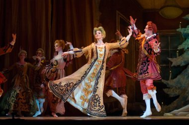 DNEPROPETROVSK, UKRAINE - Şubat 18: Fındıkkıran balesi Dnepropetrovsk Opera ve Bale Tiyatrosu tarafından 18 Şubat 2011 'de Dnepropetrovsk, Ukrayna' da sahnelendi. 