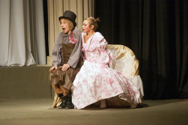 DNEPROPETROVSK, UKRAINE - 15 ARALIK: Dnepropetrovsk Devlet Tiyatrosu üyeleri 15 Aralık 2011 'de Dnepropetrovsk, Ukrayna' da 