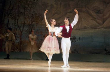 DNEPROPETROVSK, UKRAINE - 25 Mart: Dnepropetrovsk Devlet Opera ve Bale Tiyatrosu üyeleri 25 Mart 2012 'de Dnepropetrovsk, Ukrayna' da 