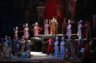 DNIPROPETROVSK, UKRAINE NOVEMBER 24: Dnepropetrovsk Devlet Opera ve Bale Tiyatrosu üyeleri 