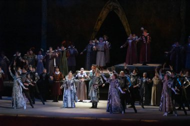 DNIPROPETROVSK, UKRAINE NOVEMBER 24: Dnepropetrovsk Devlet Opera ve Bale Tiyatrosu üyeleri 