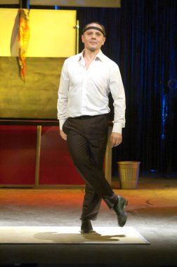 DNIPROPETROVSK, UKRAINE - 25 Kasım 2012 'de Dnepropetrovsk Gençlik Tiyatrosu üyeleri Ukrayna' nın Dnipropetrovsk kentinde 