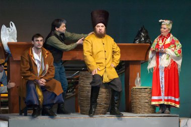 DNEPROPETROVSK, UKRAINE - FEBRUARY 16: Dnepropetrovsk Devlet Tiyatrosu Üyeleri 16 Şubat 2006 'da Dnepropetrovsk, Ukrayna' da 