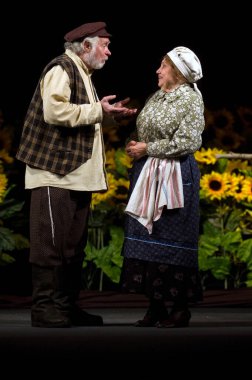 DNEPROPETROVSK, UKRAINE - NOVEMBER 28: Dnepropetrovsk Devlet Tiyatrosu üyeleri 28 Kasım 2009 'da Ukrayna' nın başkenti Dnepropetrovsk 'ta 