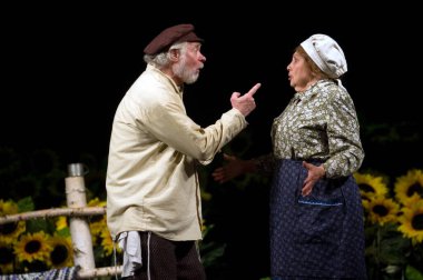 DNEPROPETROVSK, UKRAINE - NOVEMBER 28: Dnepropetrovsk Devlet Tiyatrosu üyeleri 28 Kasım 2009 'da Ukrayna' nın başkenti Dnepropetrovsk 'ta 