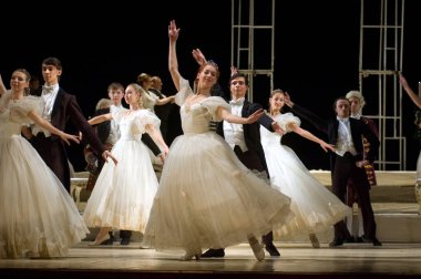 DNIPROPETROVSK, UKRAINE NOVEMBER 15: Dnepropetrovsk Devlet Opera ve Bale Tiyatrosu üyeleri 15 Kasım 2011 'de Dnipropetrovsk, Ukrayna' da 
