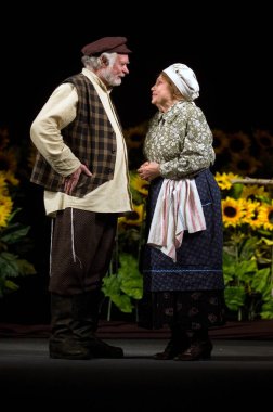 DNEPROPETROVSK, UKRAINE - NOVEMBER 28: Dnepropetrovsk Devlet Tiyatrosu üyeleri 28 Kasım 2009 'da Ukrayna' nın başkenti Dnepropetrovsk 'ta 