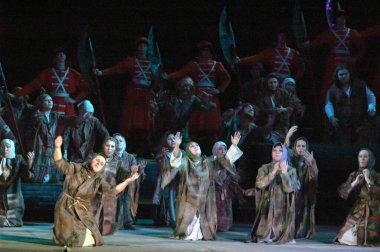 DNIPROPETROVSK, UKRAINE NOVEMBER 24: Dnepropetrovsk Devlet Opera ve Bale Tiyatrosu üyeleri 