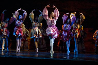 DNIPROPETROVSK, UKRAINE - 25 Mart 2011 Dnipropetrovsk, Ukrayna 'da Dnepropetrovsk Opera ve Bale Tiyatrosu tarafından sahnelenen yaşam balesi.