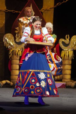 DNEPROPETROVSK, UKRAINE - 28 ARALIK: Dnepropetrovsk Devlet Tiyatrosu üyeleri 28 Aralık 2011 'de Ukrayna' nın Dnepropetrovsk kentinde 