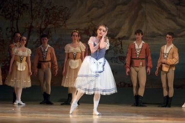 DNEPROPETROVSK, UKRAINE - 25 Mart: Dnepropetrovsk Devlet Opera ve Bale Tiyatrosu üyeleri 25 Mart 2012 'de Dnepropetrovsk, Ukrayna' da 