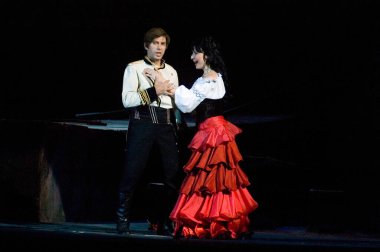 DNIPROPETROVSK, UKRAINE 3 Haziran: Dnepropetrovsk Devlet Opera ve Bale Tiyatrosu üyeleri 3 Haziran 2011 'de Dnipropetrovsk, Ukrayna' da 