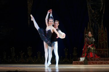DNIPROPETROVSK, UKRAINE - 23 Nisan: Kuğu Gölü balesi Dnepropetrovsk Opera ve Bale Tiyatrosu tarafından 23 Nisan 2011 'de Dnipropetrovsk, Ukrayna' da sahnelendi..