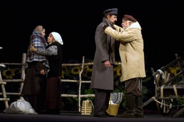 DNEPROPETROVSK, UKRAINE - NOVEMBER 28: Dnepropetrovsk Devlet Tiyatrosu üyeleri 28 Kasım 2009 'da Ukrayna' nın başkenti Dnepropetrovsk 'ta 