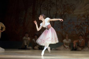 DNEPROPETROVSK, UKRAINE - 25 Mart: Dnepropetrovsk Devlet Opera ve Bale Tiyatrosu üyeleri 25 Mart 2012 'de Dnepropetrovsk, Ukrayna' da 