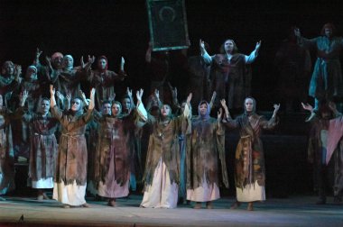 DNIPROPETROVSK, UKRAINE NOVEMBER 24: Dnepropetrovsk Devlet Opera ve Bale Tiyatrosu üyeleri 