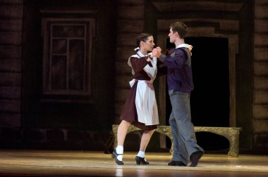 DNEPROPETROVSK, UKRAINE - 12 Mayıs: Dnepropetrovsk Devlet Opera ve Bale Tiyatrosu üyeleri 12 Mayıs 2011 'de Dnepropetrovsk, Ukrayna' da 