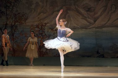 DNEPROPETROVSK, UKRAINE - 25 Mart: Dnepropetrovsk Devlet Opera ve Bale Tiyatrosu üyeleri 25 Mart 2012 'de Dnepropetrovsk, Ukrayna' da 