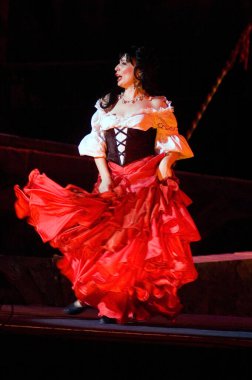 DNIPROPETROVSK, UKRAINE 3 Haziran: Dnepropetrovsk Devlet Opera ve Bale Tiyatrosu üyeleri 3 Haziran 2011 'de Dnipropetrovsk, Ukrayna' da 