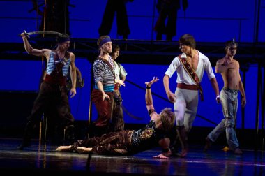 DNIPROPETROVSK, UKRAINE - 23 Ekim: Le Corsaire balesi Dnepropetrovsk Opera ve Bale Tiyatrosu tarafından 23 Ekim 2011 'de Dnipropetrovsk, Ukrayna' da sahnelendi..