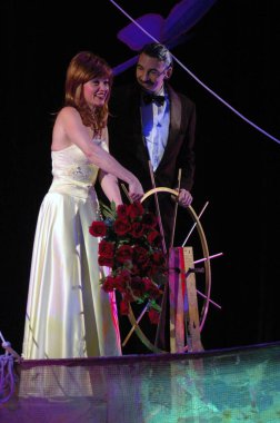 DNEPROPETROVSK, UKRAINE - 21 Haziran: Dnepropetrovsk Devlet Tiyatrosu üyeleri 21 Haziran 2005 'te Dnepropetrovsk, Ukrayna' da 