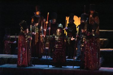 DNIPROPETROVSK, UKRAINE NOVEMBER 24: Dnepropetrovsk Devlet Opera ve Bale Tiyatrosu üyeleri 