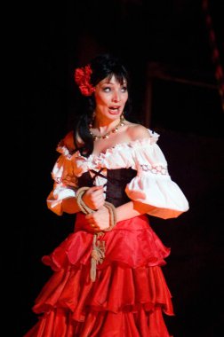 DNIPROPETROVSK, UKRAINE 3 Haziran: Dnepropetrovsk Devlet Opera ve Bale Tiyatrosu üyeleri 3 Haziran 2011 'de Dnipropetrovsk, Ukrayna' da 