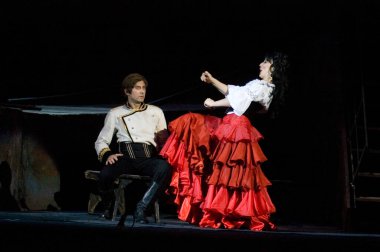 DNIPROPETROVSK, UKRAINE 3 Haziran: Dnepropetrovsk Devlet Opera ve Bale Tiyatrosu üyeleri 3 Haziran 2011 'de Dnipropetrovsk, Ukrayna' da 