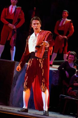 DNIPROPETROVSK, UKRAINE 3 Haziran: Dnepropetrovsk Devlet Opera ve Bale Tiyatrosu üyeleri 3 Haziran 2011 'de Dnipropetrovsk, Ukrayna' da 