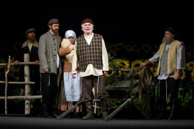 DNEPROPETROVSK, UKRAINE - NOVEMBER 28: Dnepropetrovsk Devlet Tiyatrosu üyeleri 28 Kasım 2009 'da Ukrayna' nın başkenti Dnepropetrovsk 'ta 